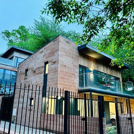 Designer House - University Of Glasgow / Central Glasgow 'Hillhead' West End G12 - Luxurious & Contemporary Detached House / Terrace / Garden / 'Electric Car Charging' Garage Parking Villa Exterior photo