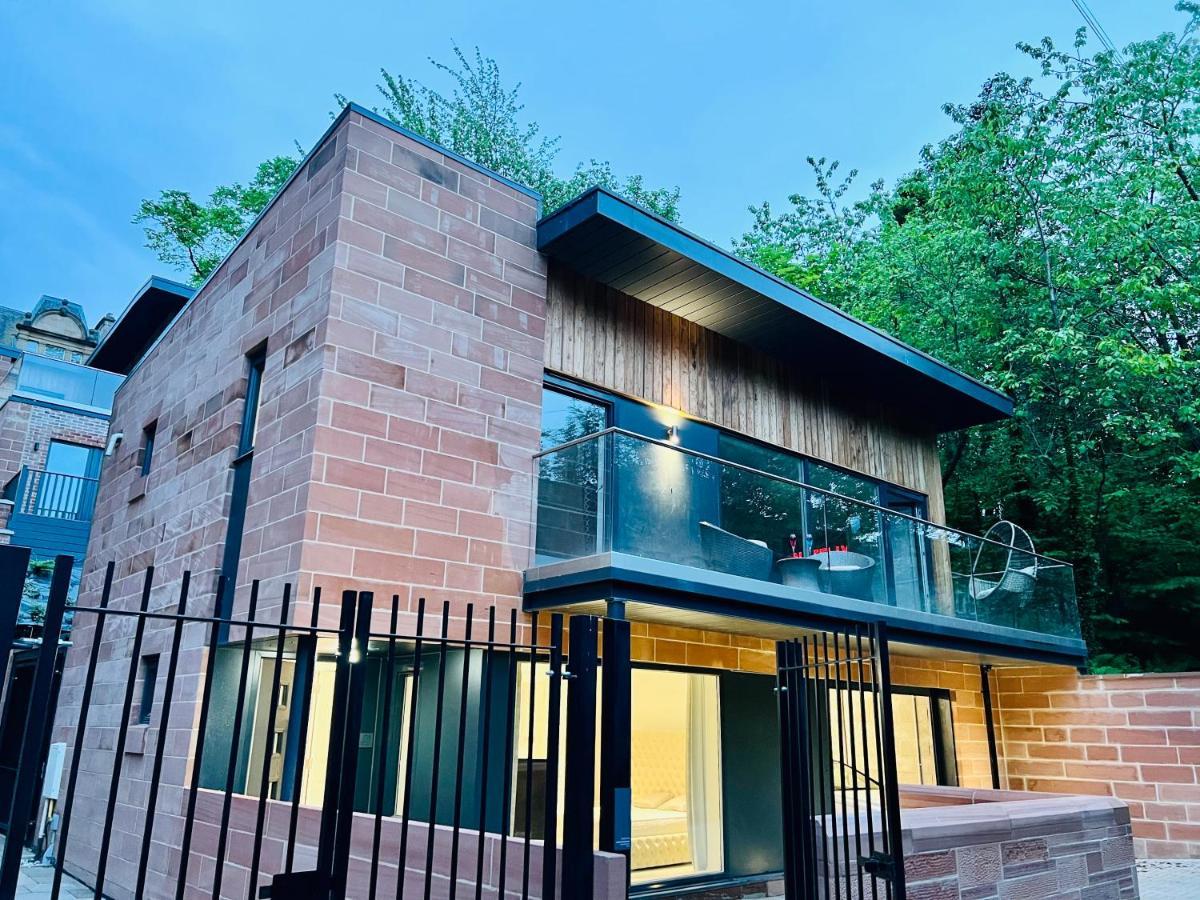 Designer House - University Of Glasgow / Central Glasgow 'Hillhead' West End G12 - Luxurious & Contemporary Detached House / Terrace / Garden / 'Electric Car Charging' Garage Parking Villa Exterior photo