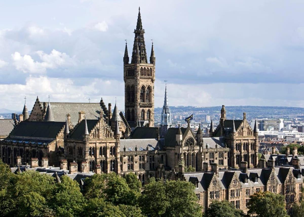 Designer House - University Of Glasgow / Central Glasgow 'Hillhead' West End G12 - Luxurious & Contemporary Detached House / Terrace / Garden / 'Electric Car Charging' Garage Parking Villa Exterior photo